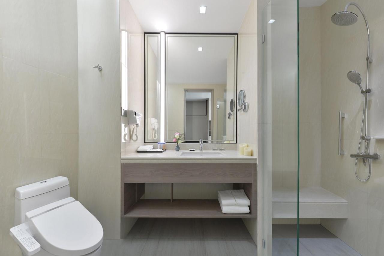 Centre Point Hotel Terminal21 Korat ناخون راتشاسيما المظهر الخارجي الصورة Bathroom