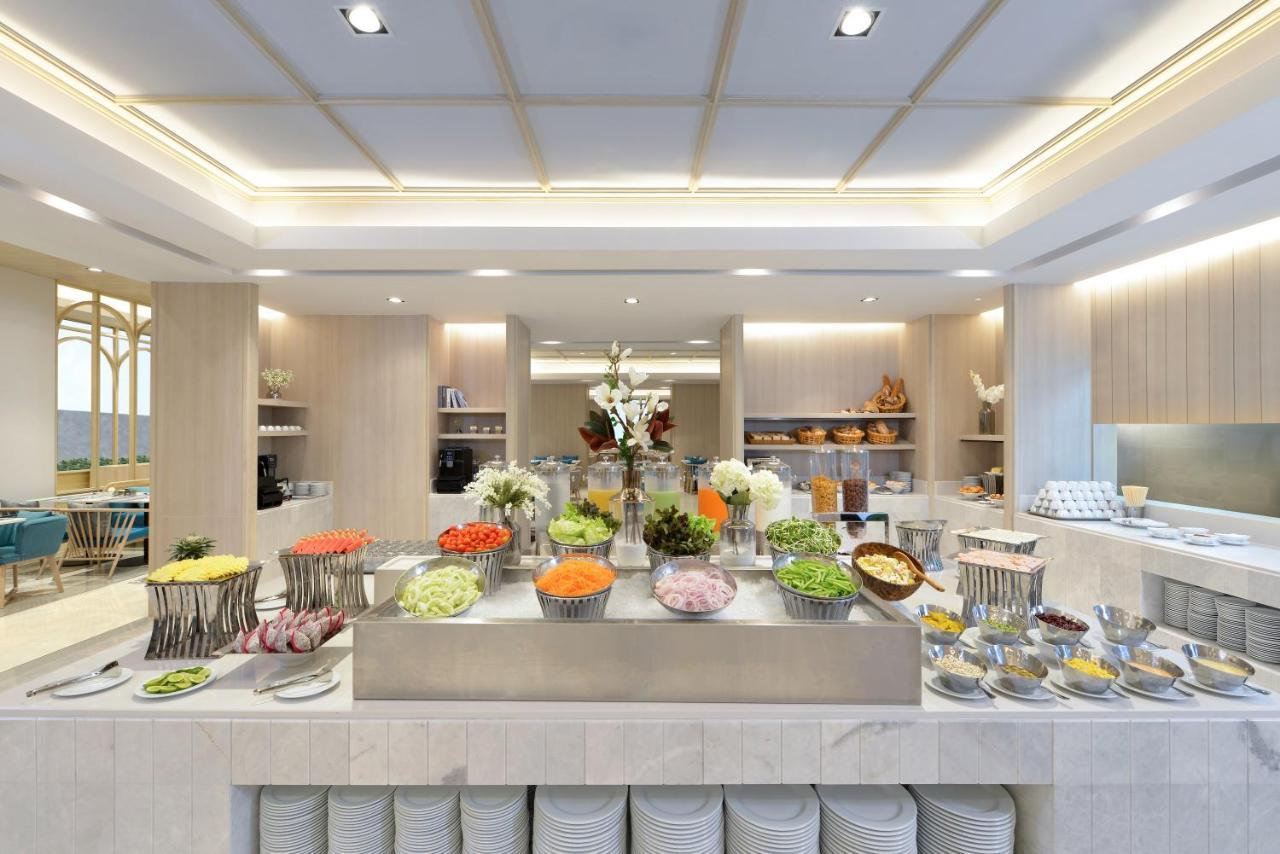 Centre Point Hotel Terminal21 Korat ناخون راتشاسيما المظهر الخارجي الصورة The buffet at the hotel