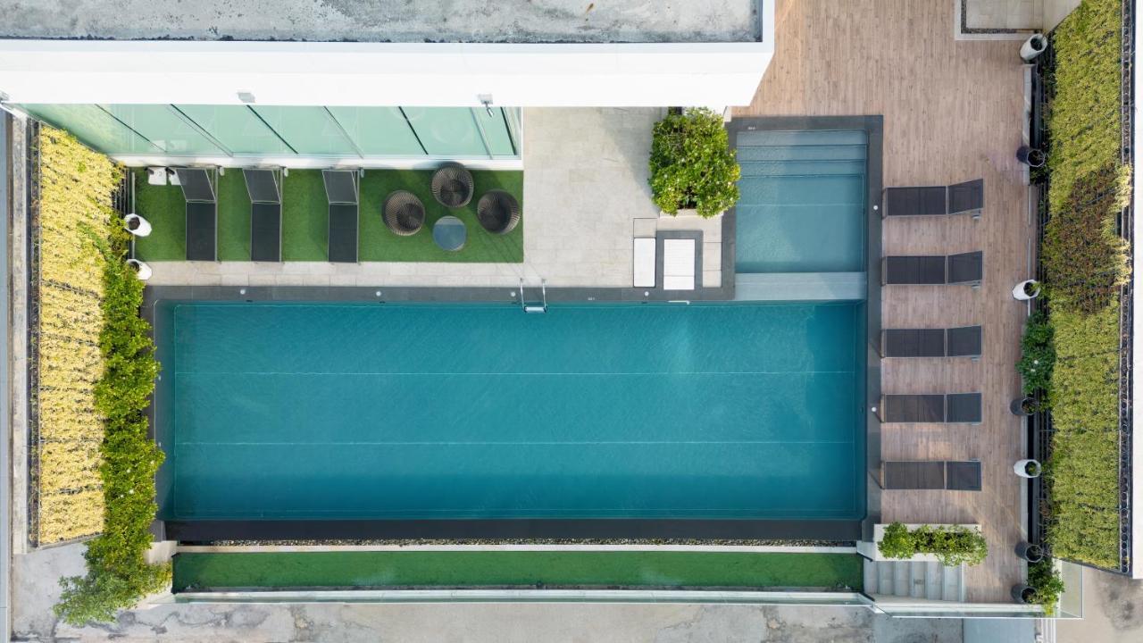 Centre Point Hotel Terminal21 Korat ناخون راتشاسيما المظهر الخارجي الصورة Aerial view of a swimming pool
