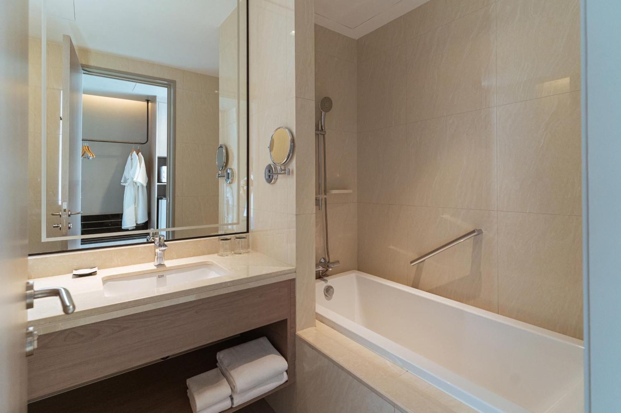 Centre Point Hotel Terminal21 Korat ناخون راتشاسيما المظهر الخارجي الصورة Bathroom